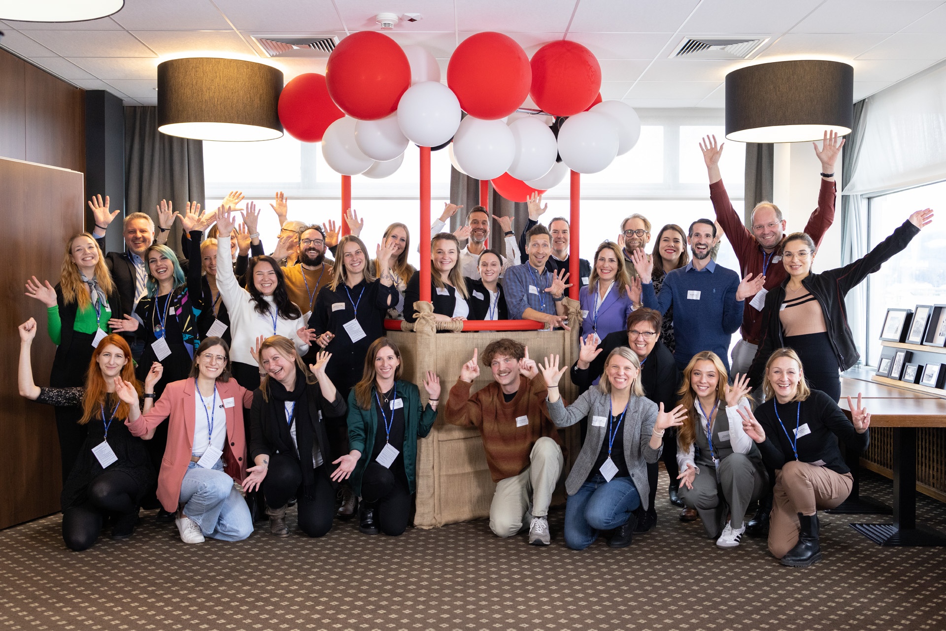 (c) isn - innovation service network GmbH